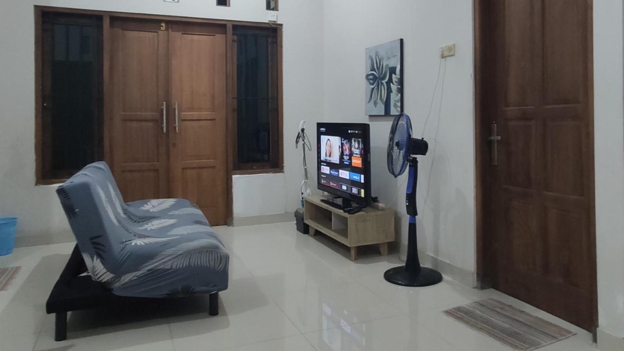 Choko Homestay Colomadu Buitenkant foto